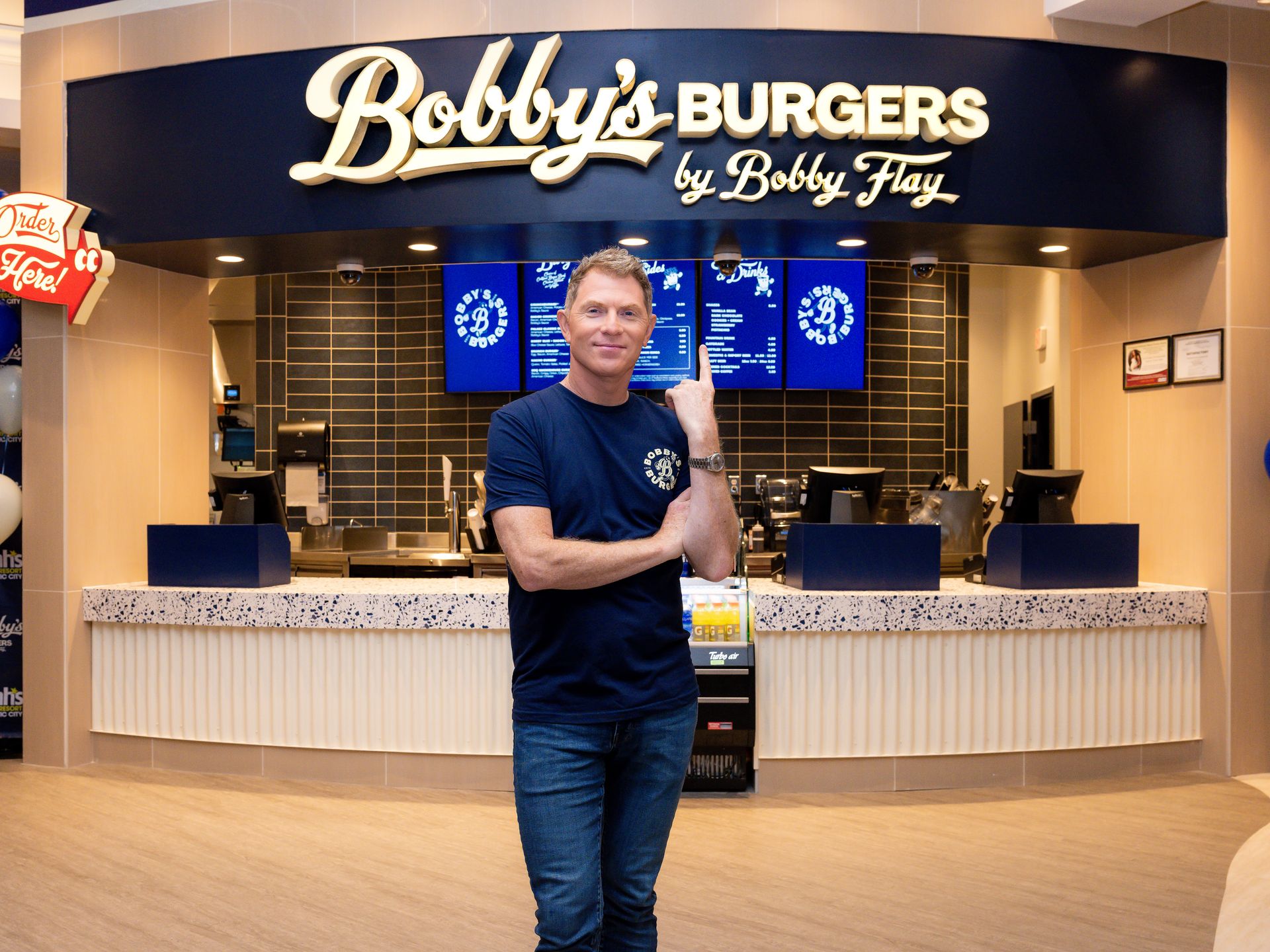 Bobby Flay opening a burger restaurant in RaleighDurham🌧 Descubra as