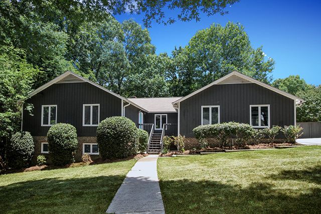 4025-Kingscote-Circle-exterior