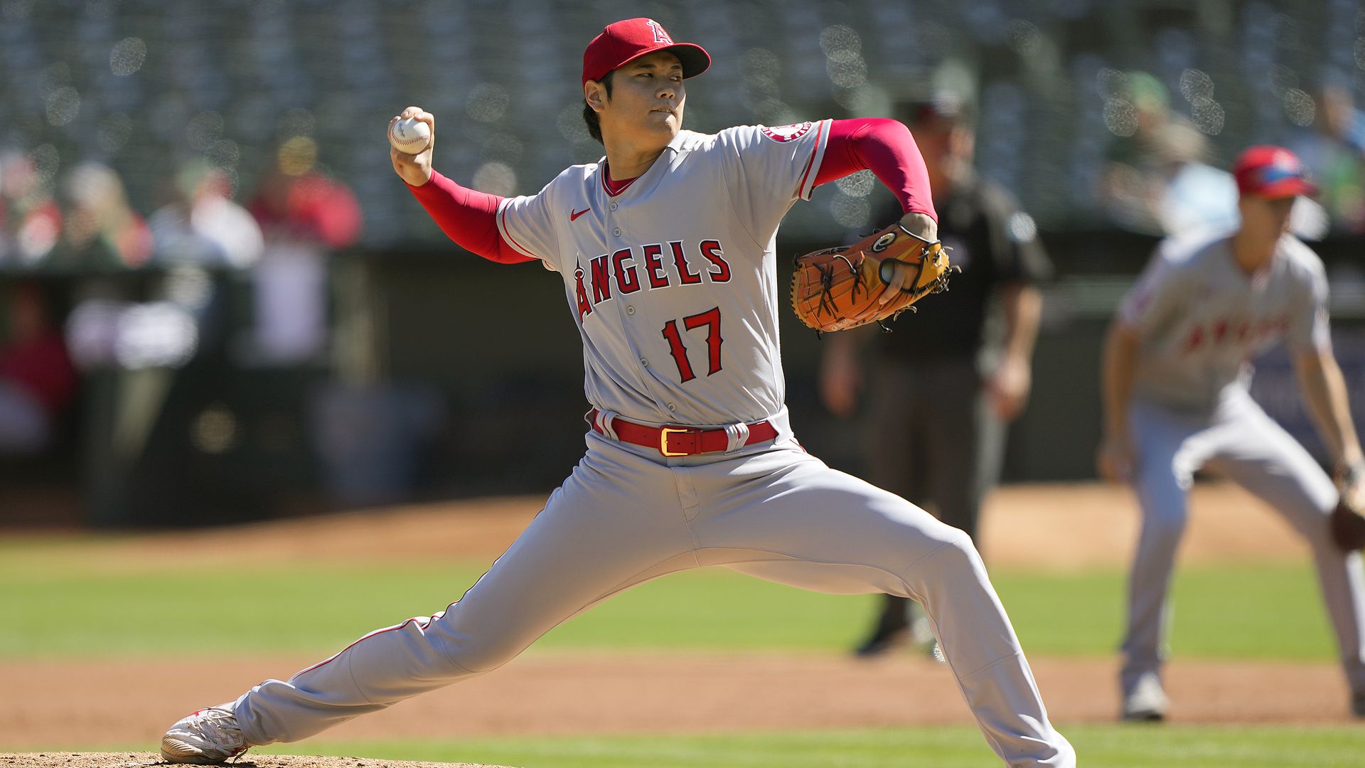 Shohei Ohtani #17 of the Los Angeles Angels pitches