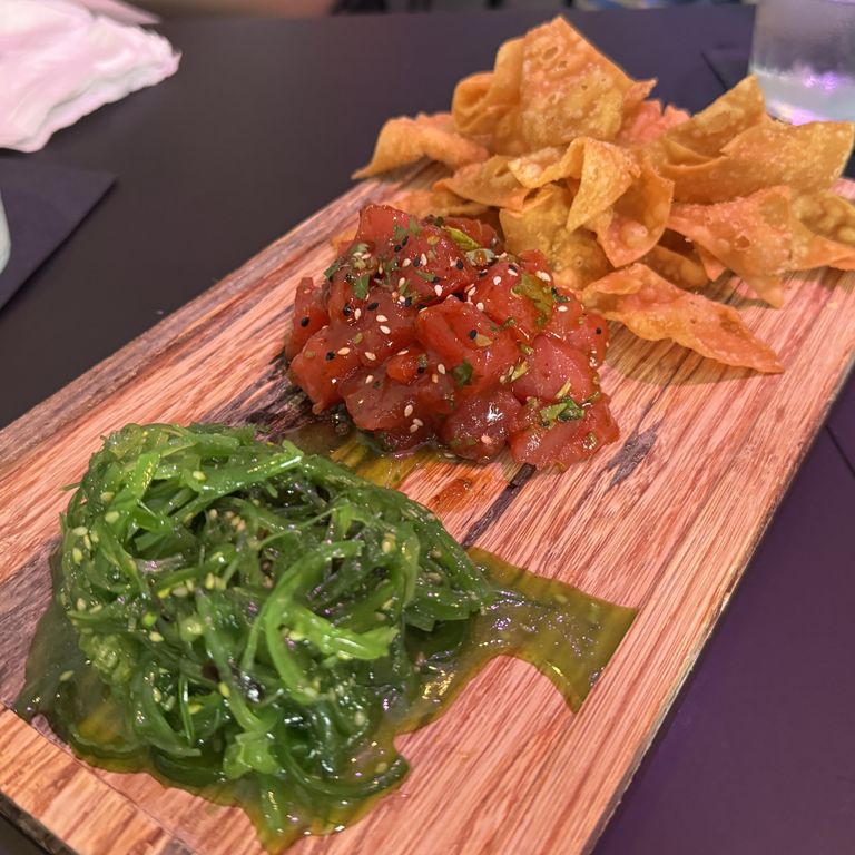 Review: Oaxaka blends Mexica, Asian flavors in Hollywood - Axios