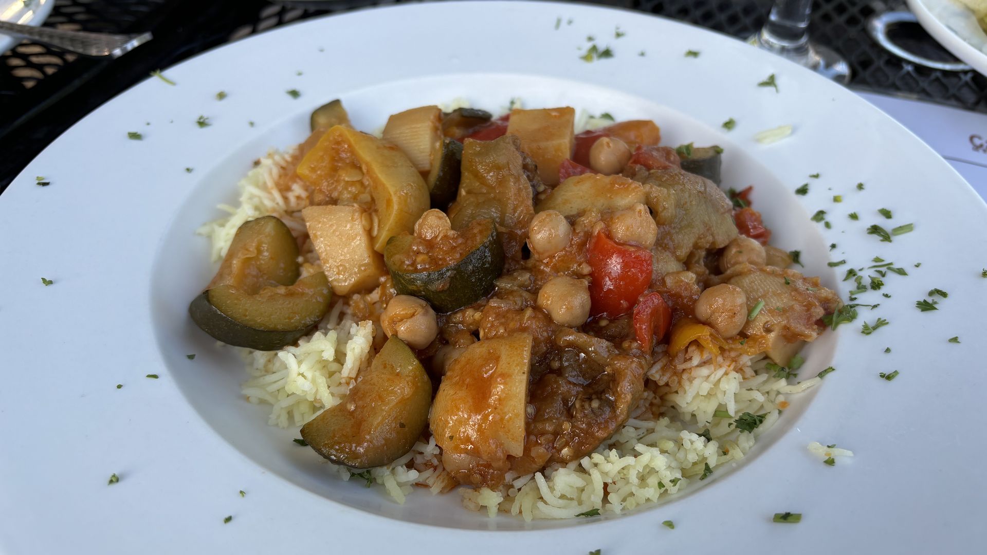 A white plate with vegetables