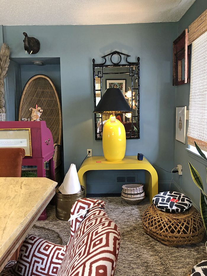 dressing room interiors table