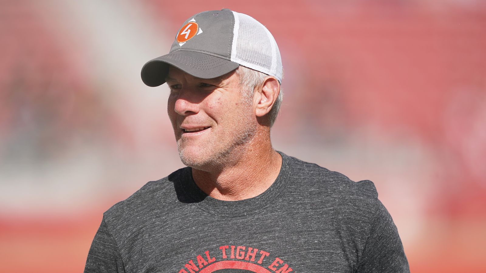 Texts reveal former NFL quarterback Brett Favre's alleged role in