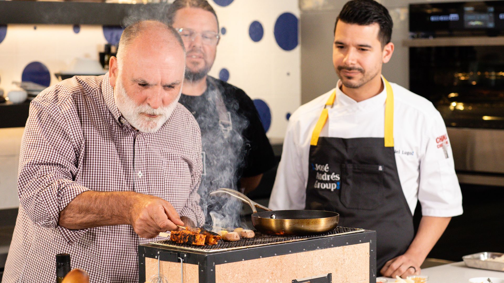 José Andrés prepares lab grown chicken at China Chilcano.