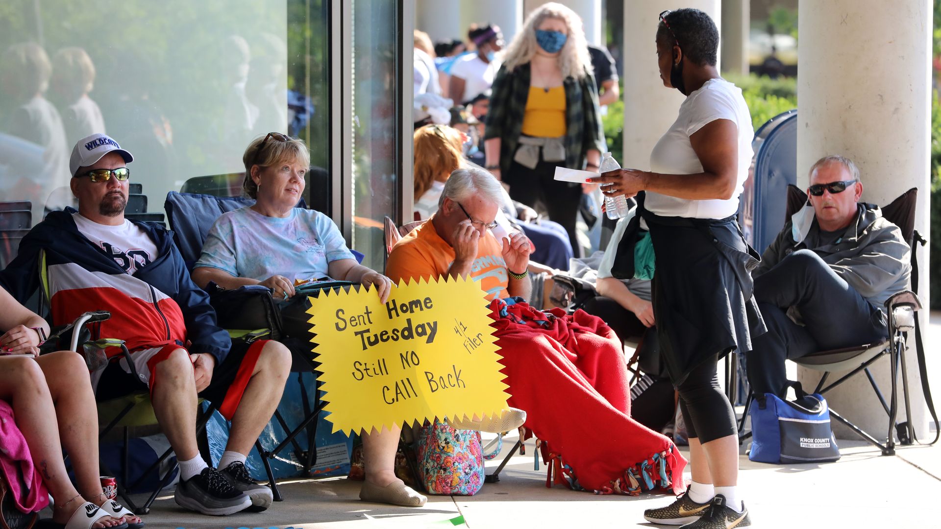 An unemployment line