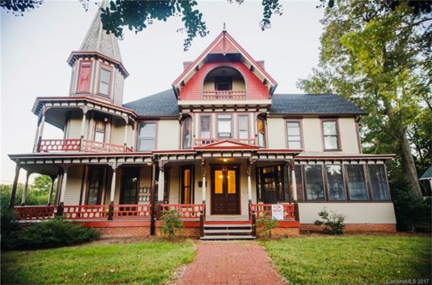 historic-mansion-for-sale-in-front