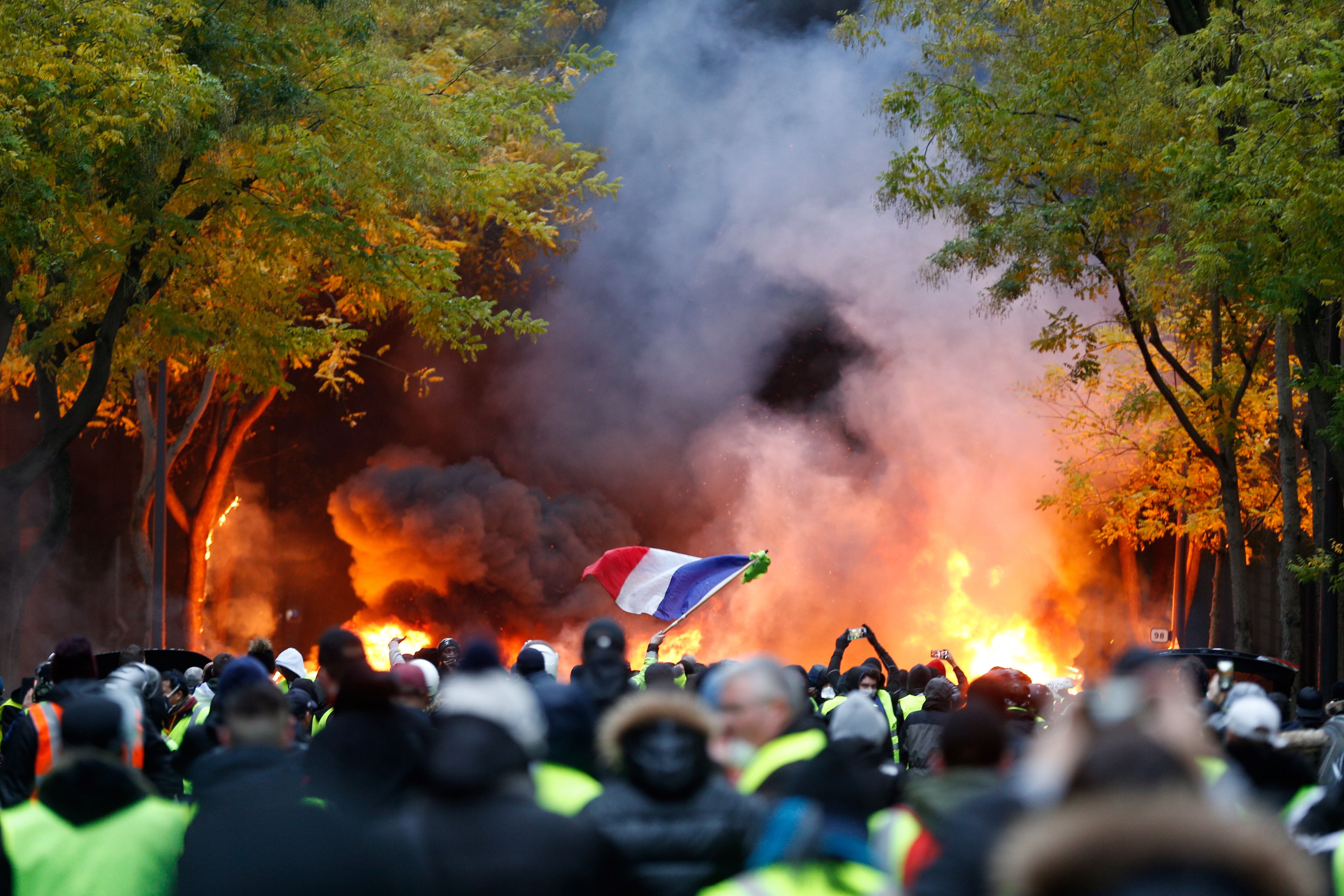 Fires and protests in Paris