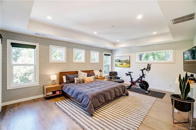 2131 Eaton Rd owners room