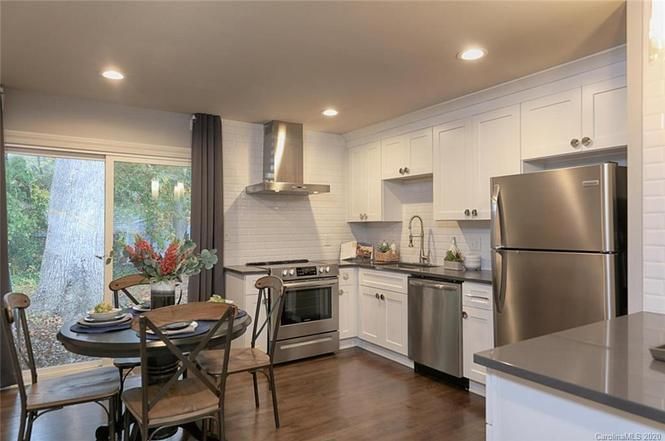 1616 Herrin Ave kitchen