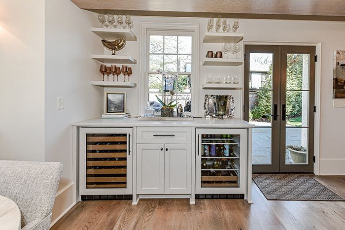 2001 Sherwood Ave. bar