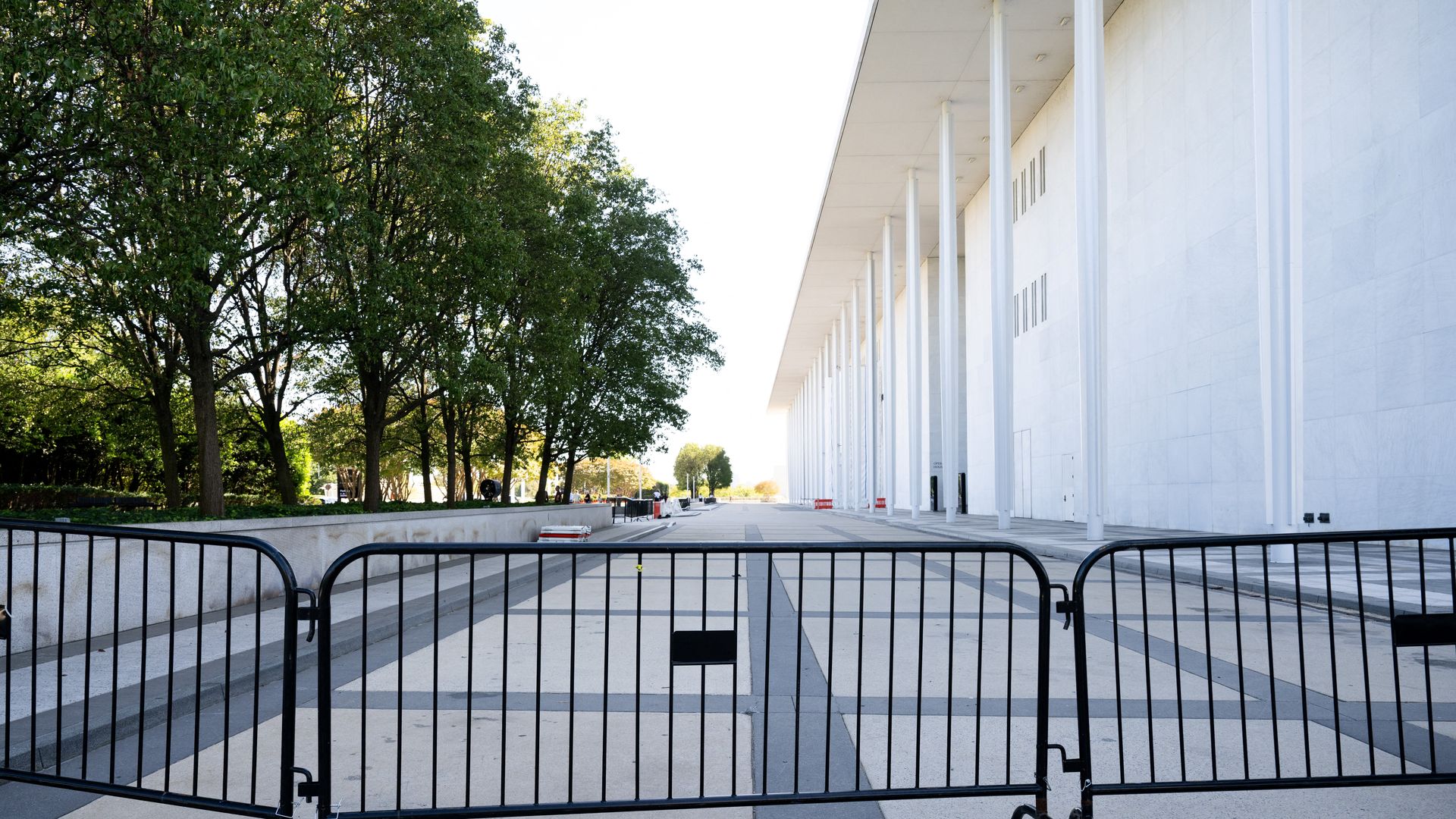 New fencing surrounds the main building of the Kennedy Center. Photo: Saul Loeb/AFP via Getty Images
