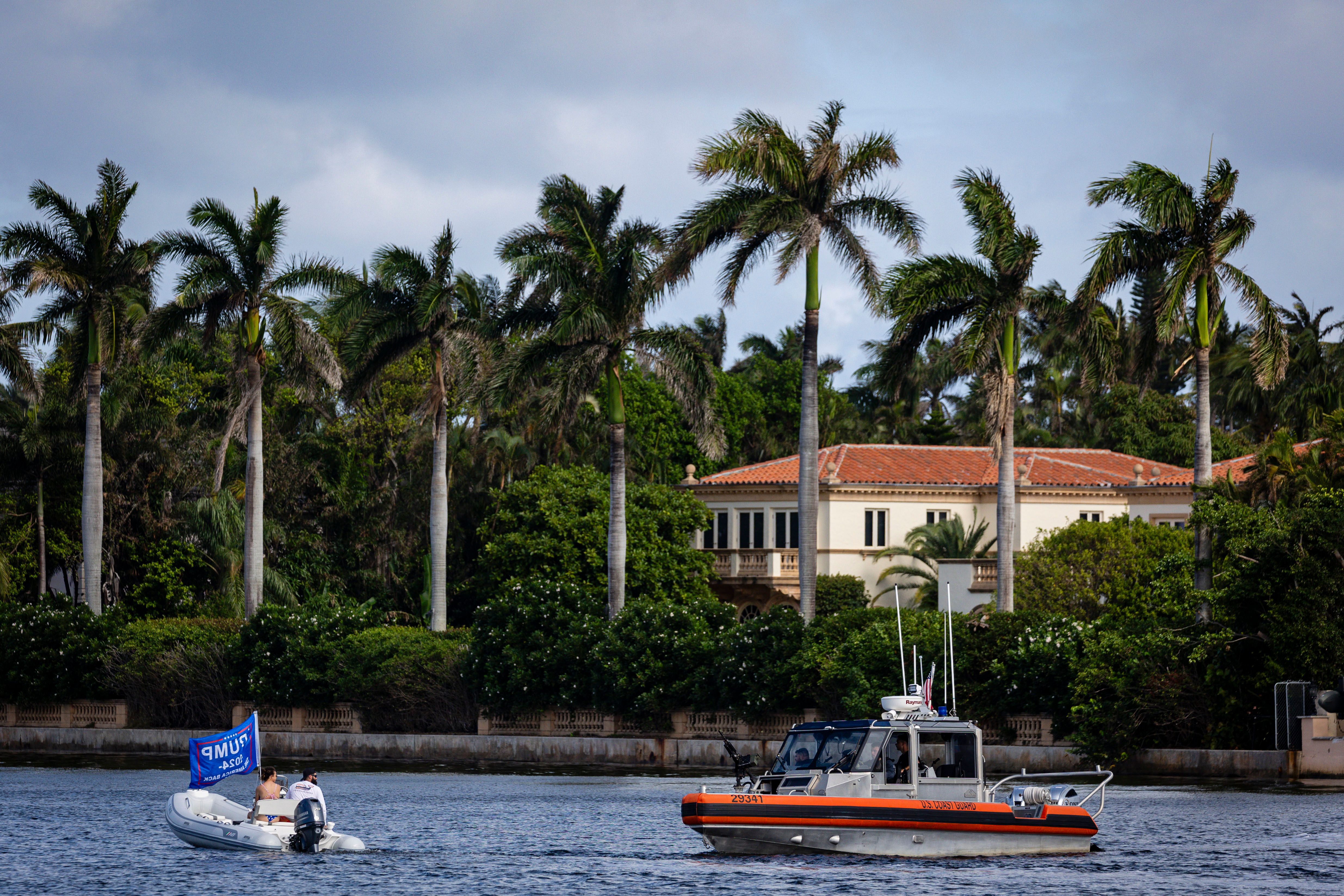 A boat with a Trump flag in Florida
