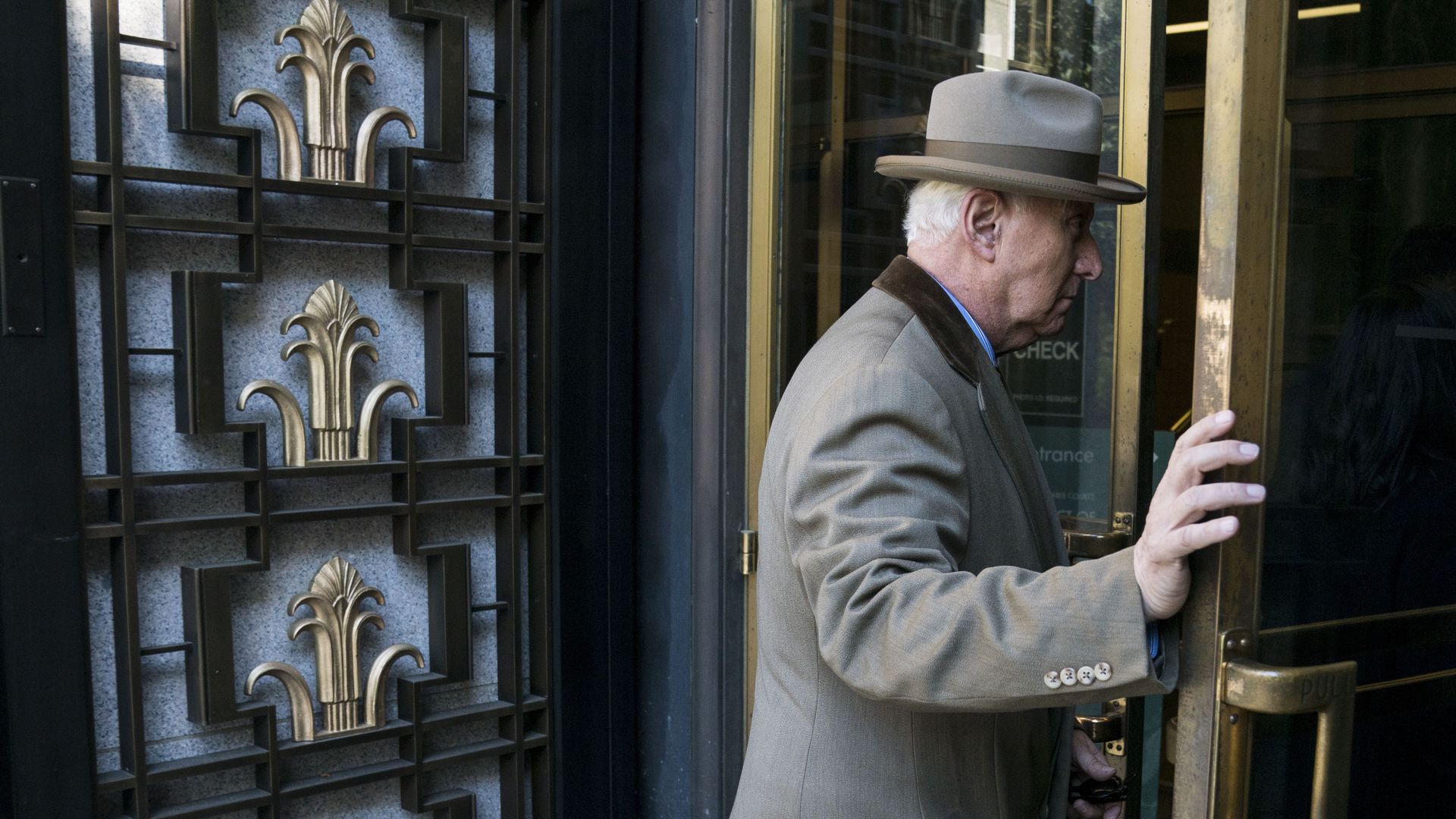 Roger Stone entering the courthouse