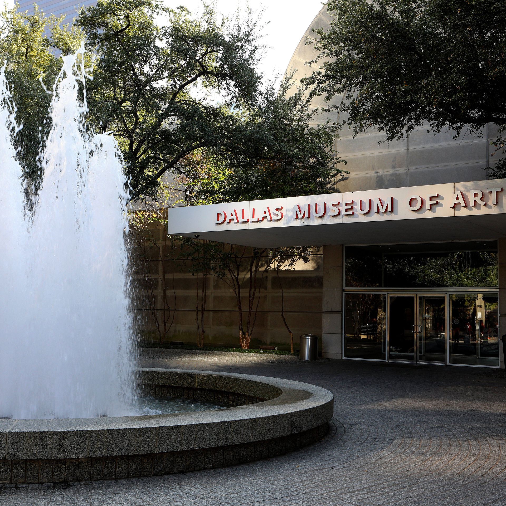 The front of the Dallas Museum of Art