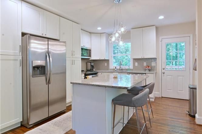 2200 Eaton Rd kitchen