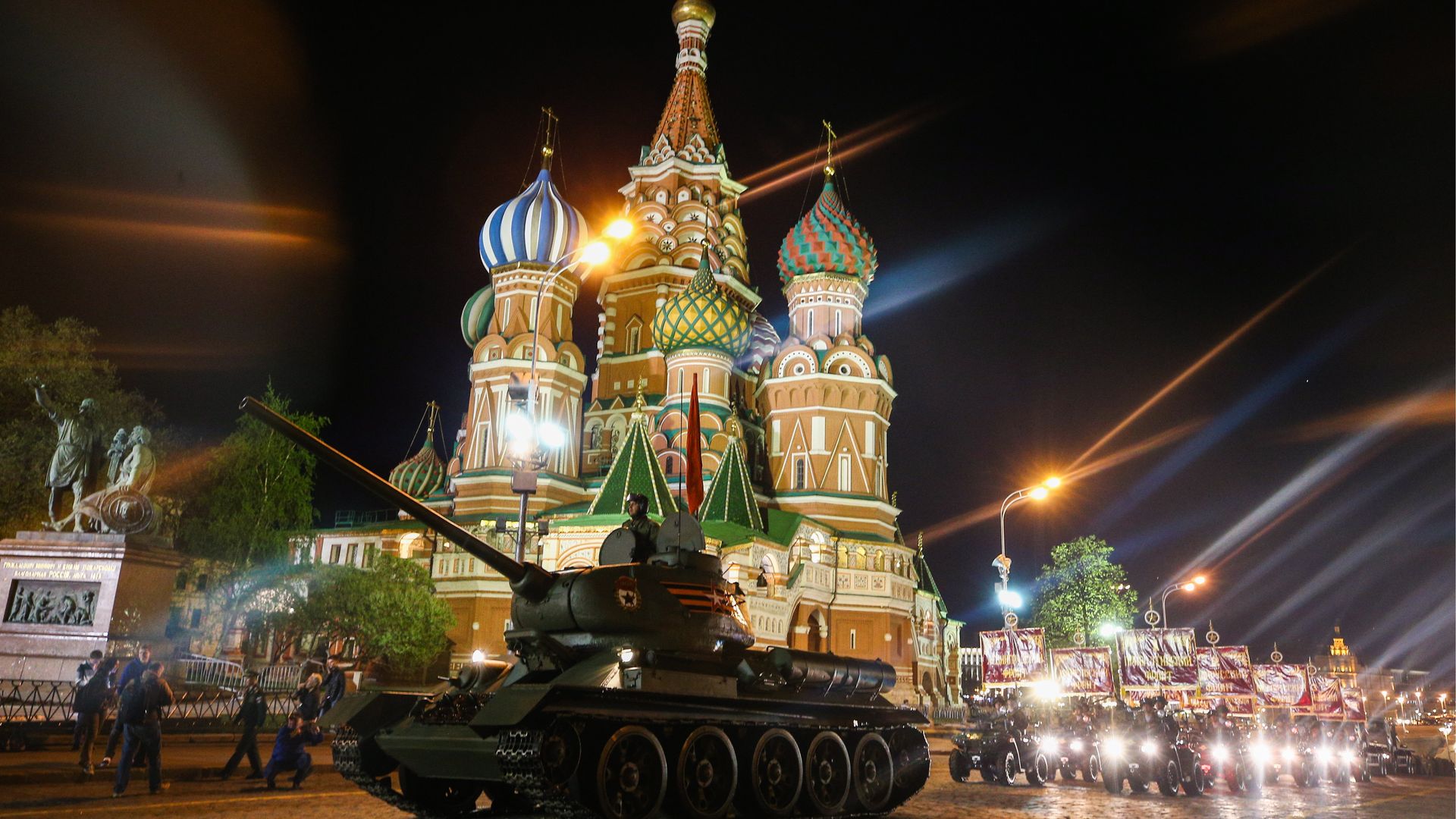 Tank in front of the Kremlin