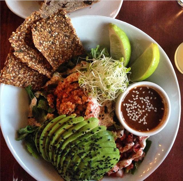 luna's living kitchen taco salad