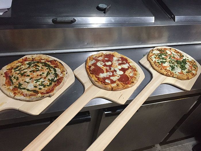 tavolo-3-pizzas