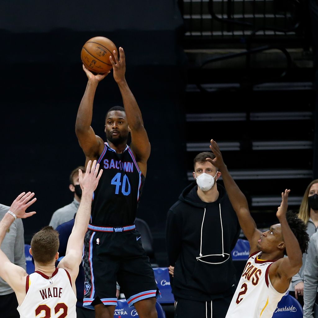 Sacramento Kings become first team to offer bitcoin as salary option