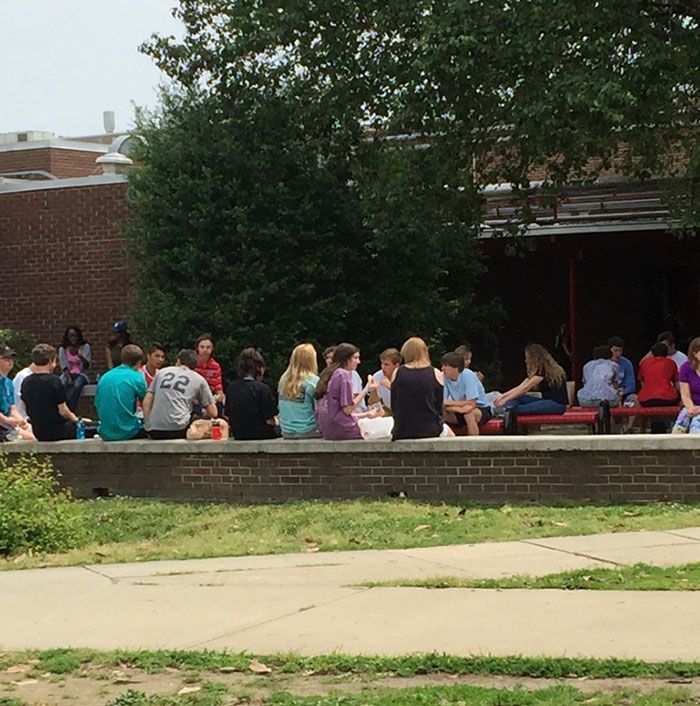 South-Meck-patio-lunch