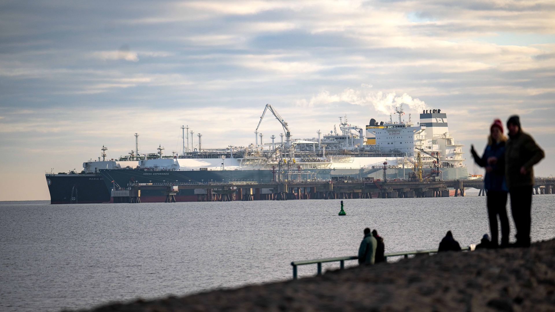 The first fully cargo of natural gas arrives at the newly opened terminal in Wilhelmshaven, Germany on Jan. 3. (Photo: Sina Schuldt/DPA)  