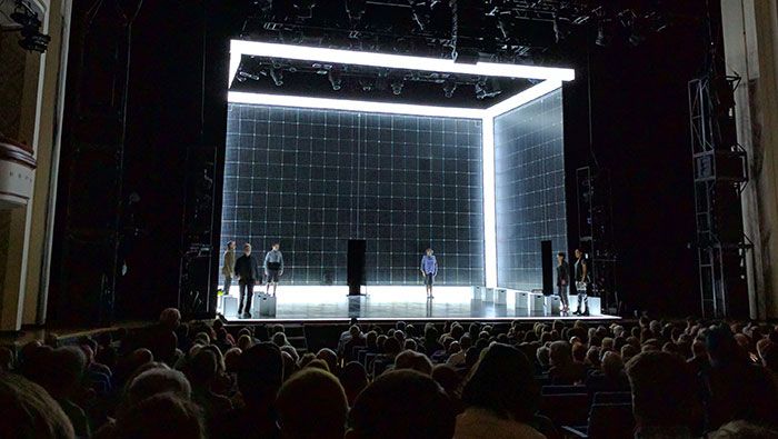 Blumenthal-curious-incident-dog-night
