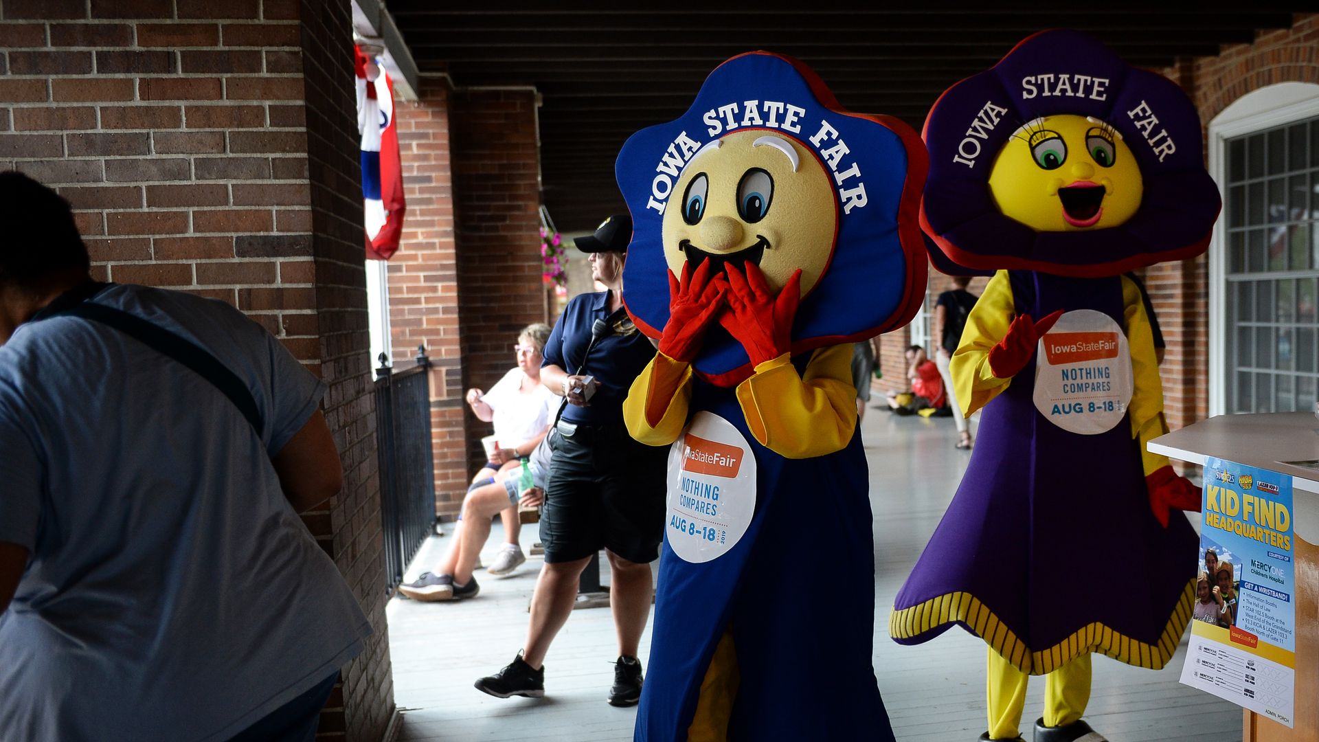 A photo of th Iowa State Fair mascots.