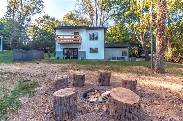backyard-modern-oakhurst-home-for-sale