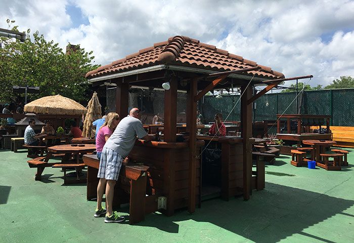 thomas-street-tavern-patio-charlotte