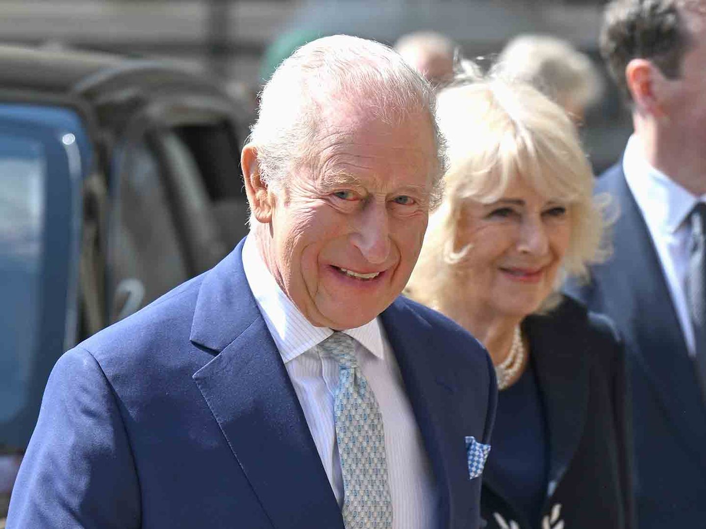 The Silent Olive Branch: King Charles’ Emotional Reunion with Archie ...