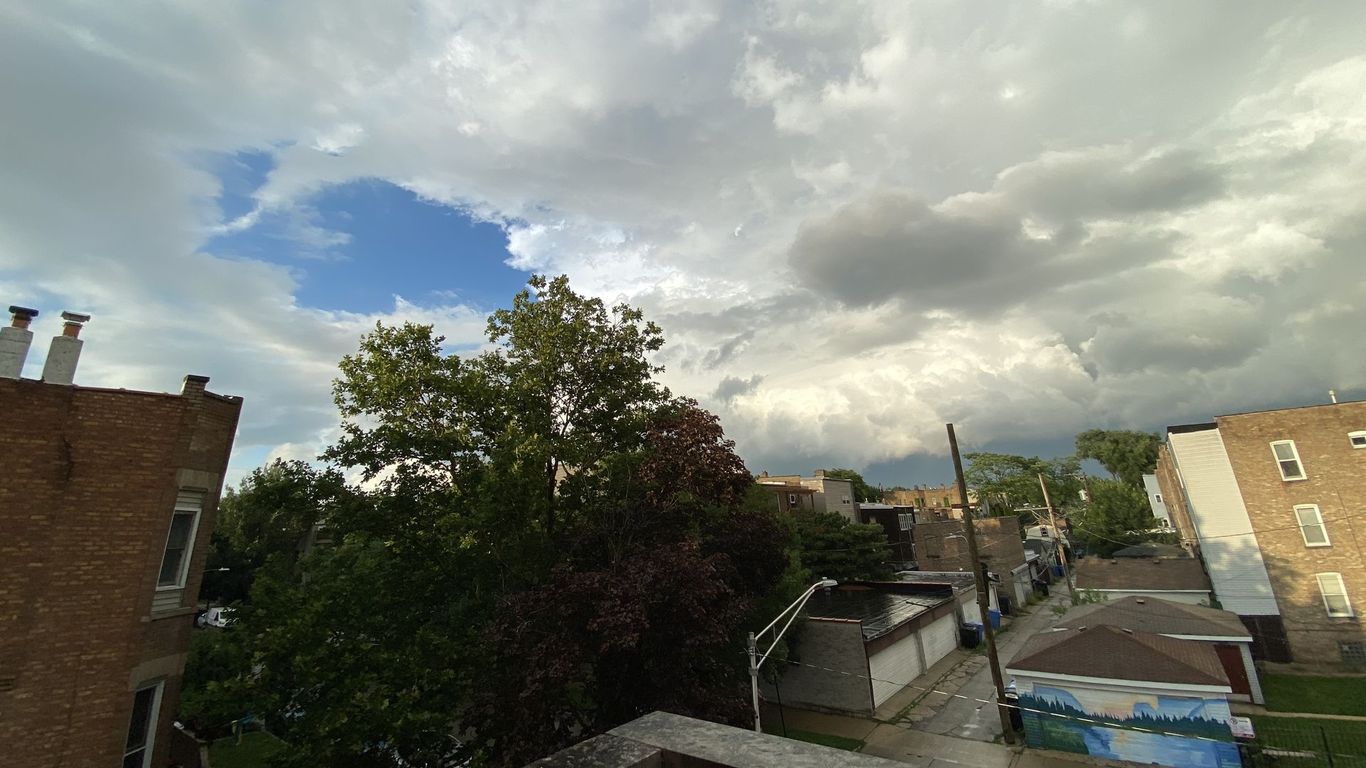 tornadoes-and-heavy-rain-deluge-the-chicago-area-axios-chicago