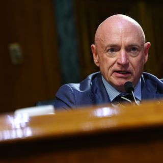 Pro-science group urges Mark Kelly to run for president in 2028