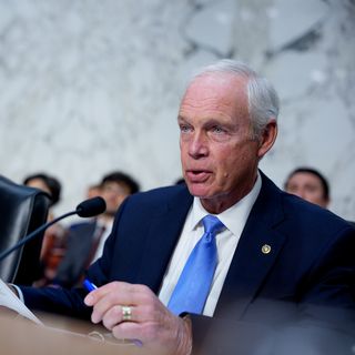 Senate rejects dueling bills to pay federal workers