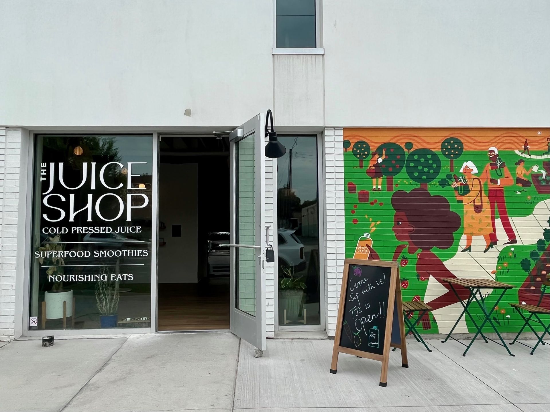 Pressed top juice store