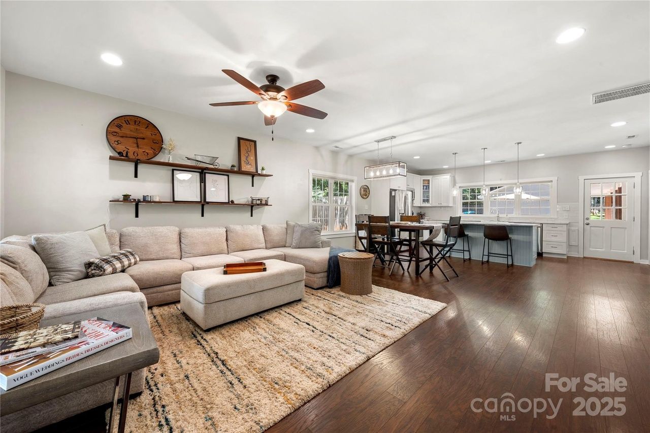 houses for sale in charlotte with a pool