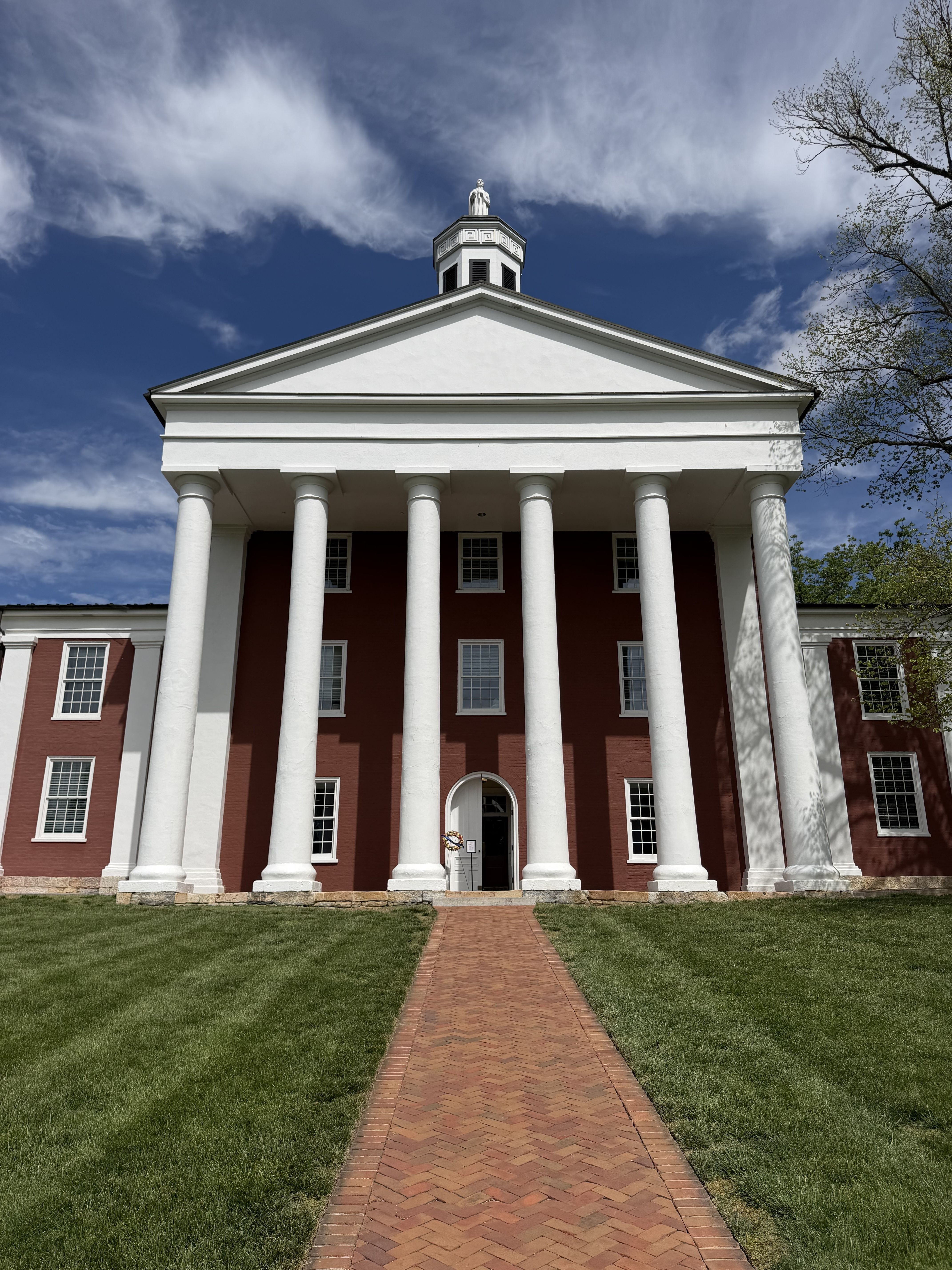 A photo of Washington and Lee University.