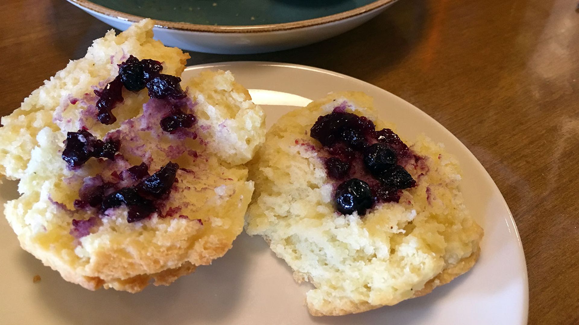biscuits-at-tupelo-honey-freebies