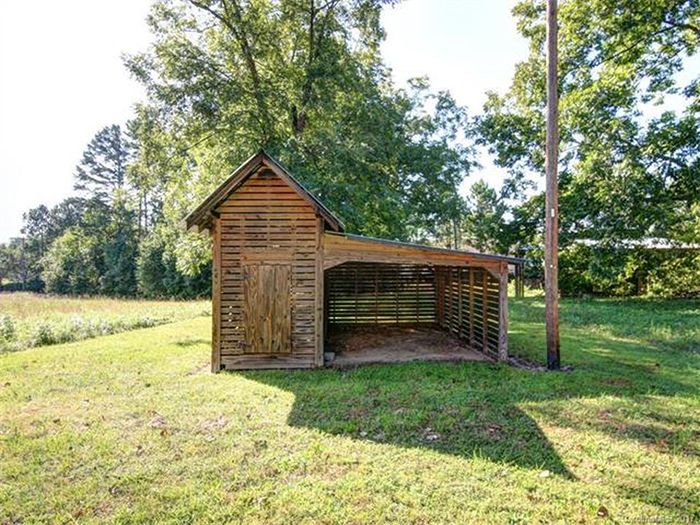 farmhouse-historic-home-for-sale