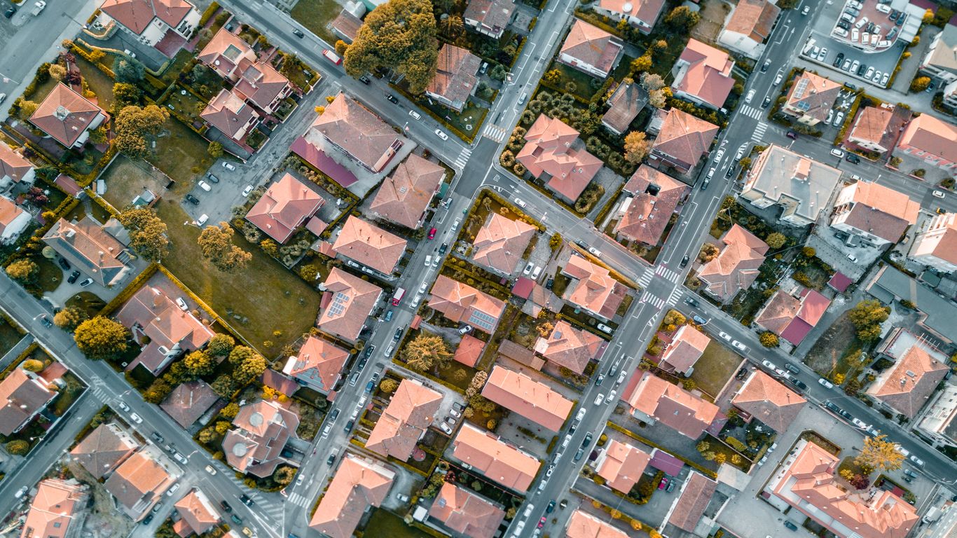 Shutdown exacerbates December's U.S. home building decline