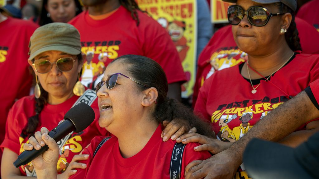 california-raises-minimum-wage-for-fast-food-workers-to-20-an-hour