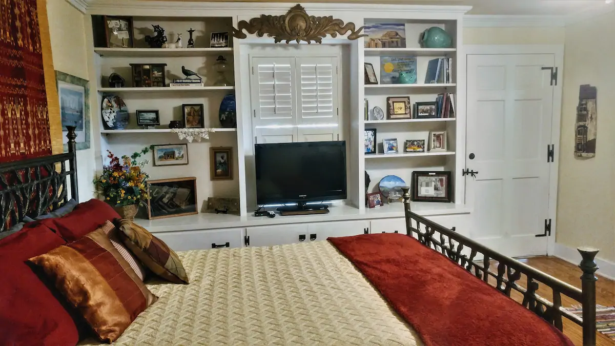 bedroom with seasonal decor and ample storage