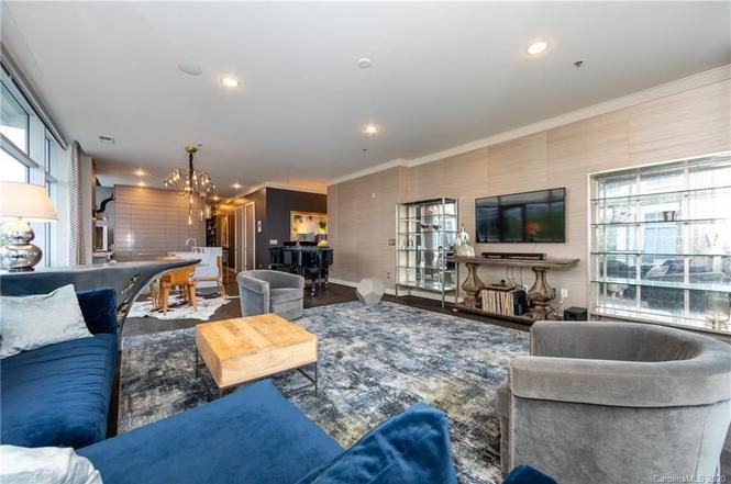 1100 Metropolitan Ave #203 livingroom