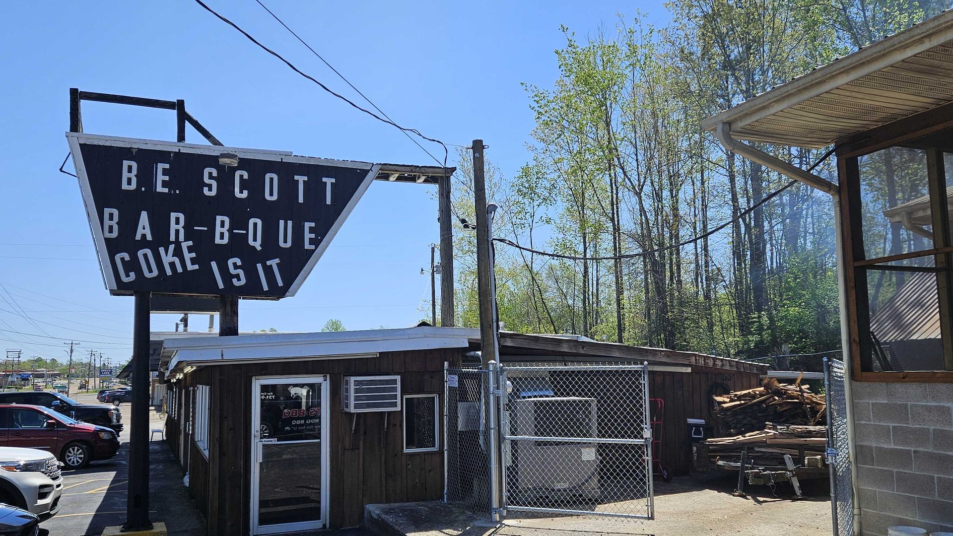 The entrance to B.E. Scott's Bar-B-Que joint