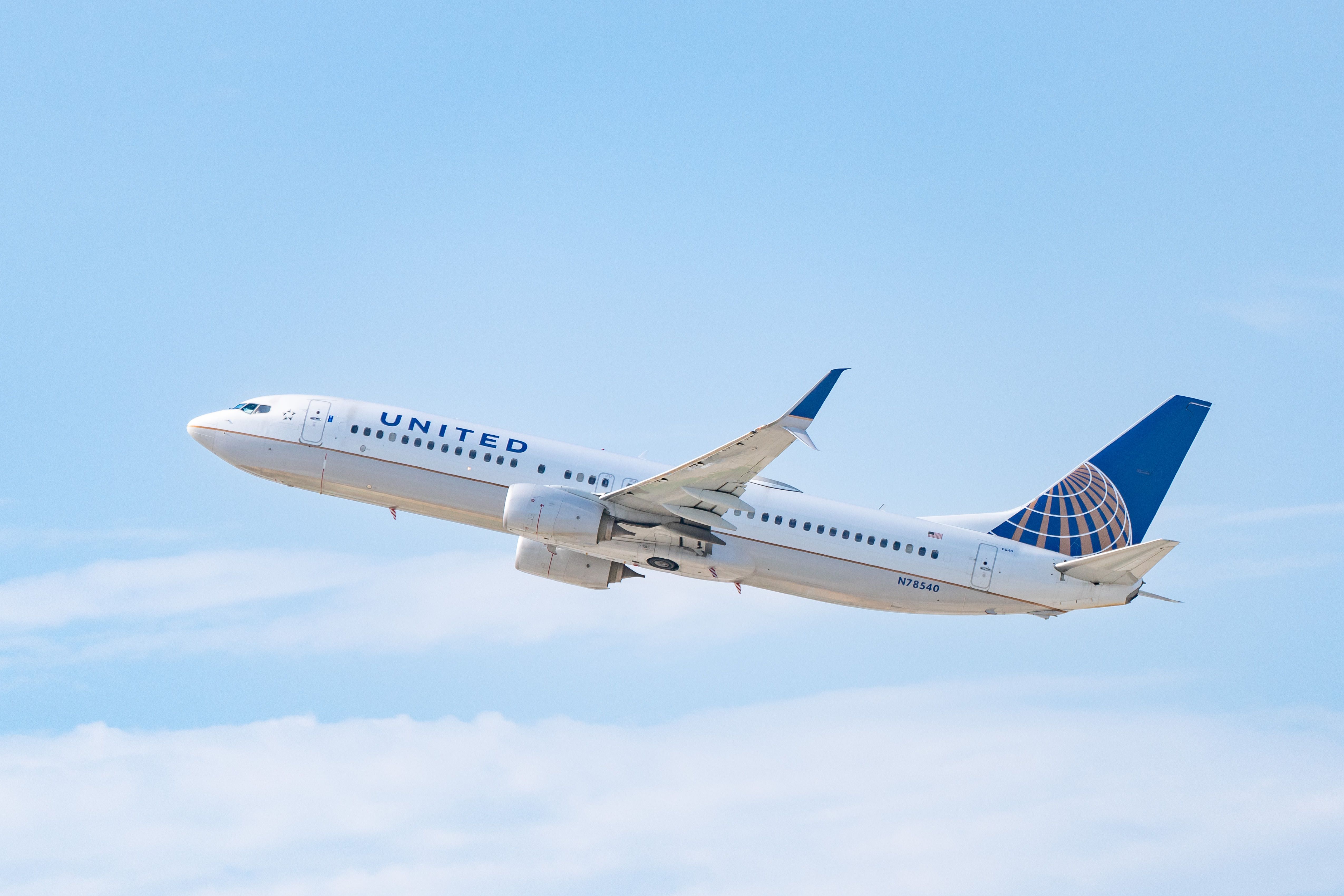 Missing piece of plane discovered after Boeing 737-800 lands