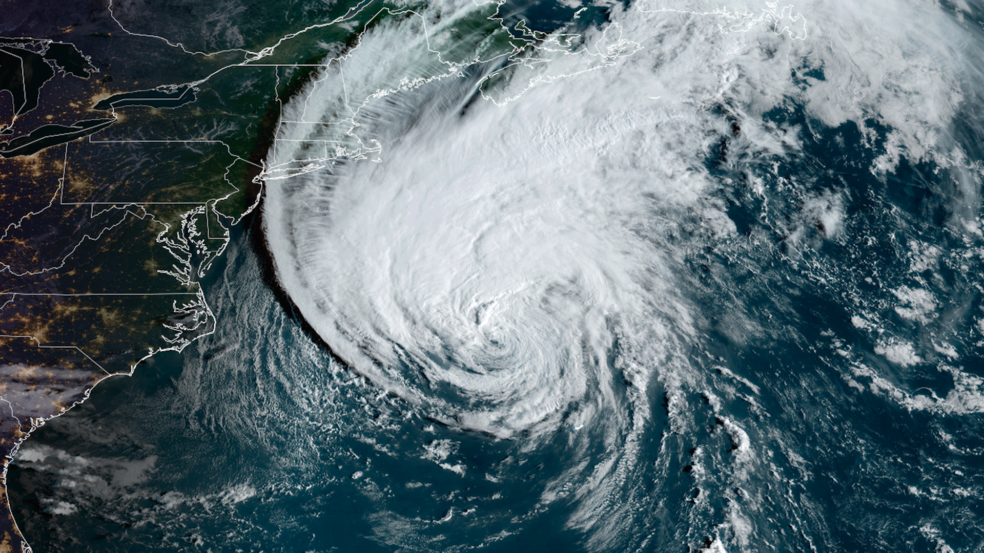 Hurricane Lee nears eastern New England, Canada with high winds