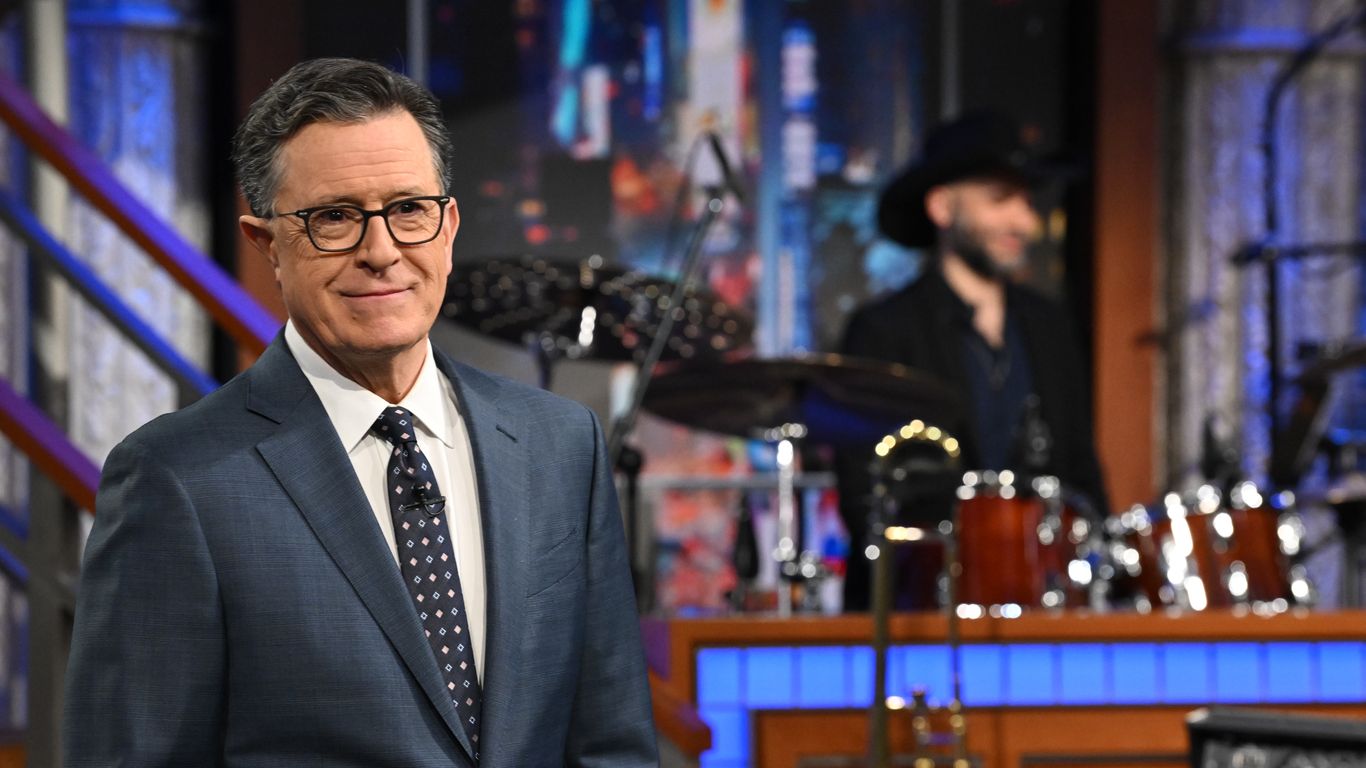 Colbert slams CBS statement, accuses Paramount of not standing up to "bullies"
