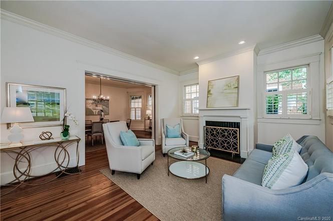 828 E Worthington Ave living room