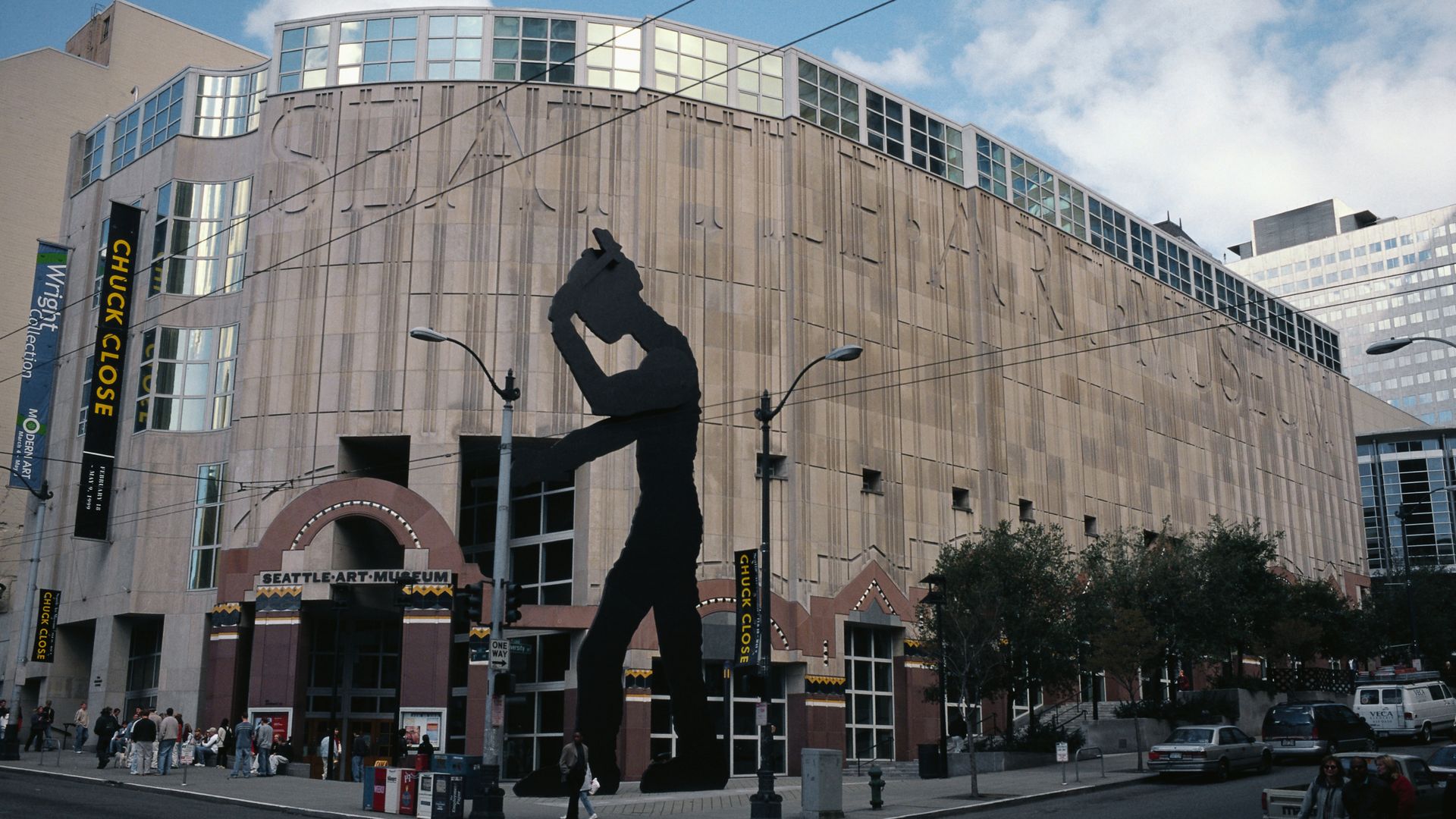 A metal statue called the Hammering Man outside of the Seattle Art Museum. 