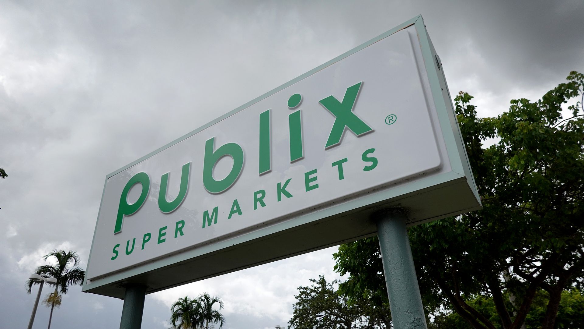 A sign that reads Public Super Markets.