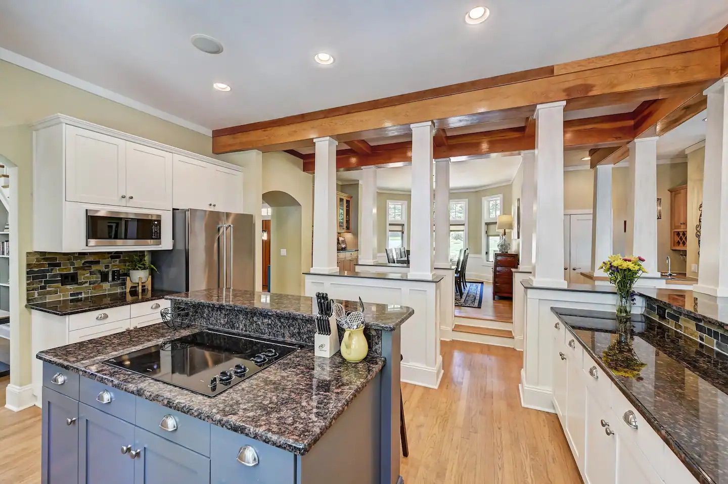 Charlotte Love is blind lake house